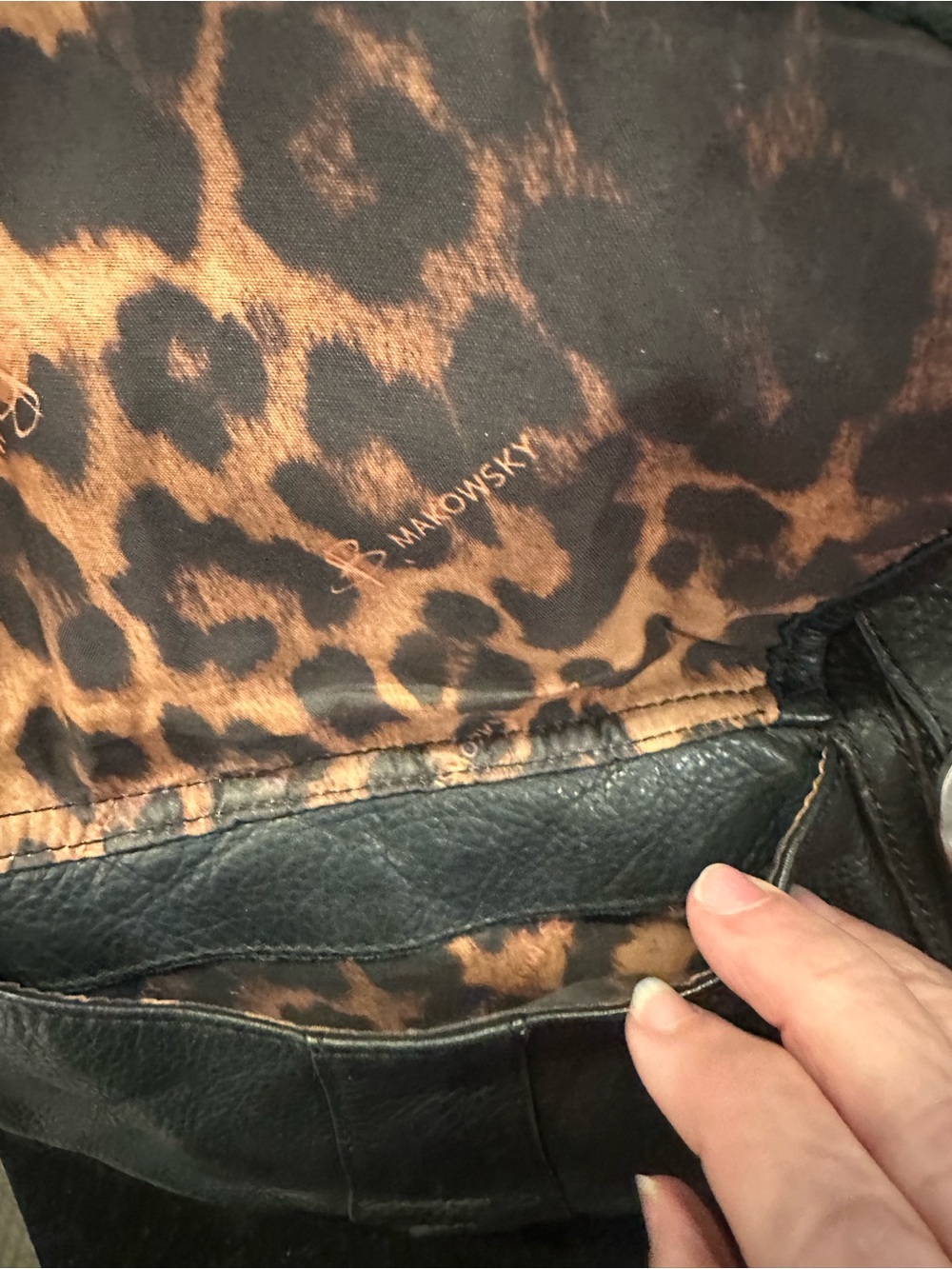 b. makowsky #230 Vintage Leather Black Shoulder Satchel with leopard interior - Picture 5 of 16